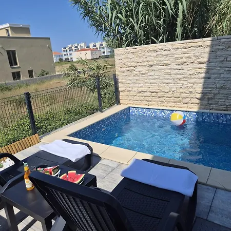 Tisa بيت للعطل