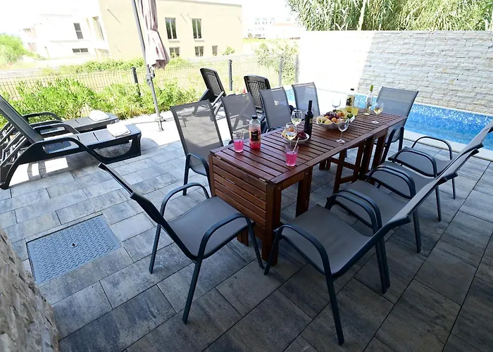 بيت للعطل Tisa